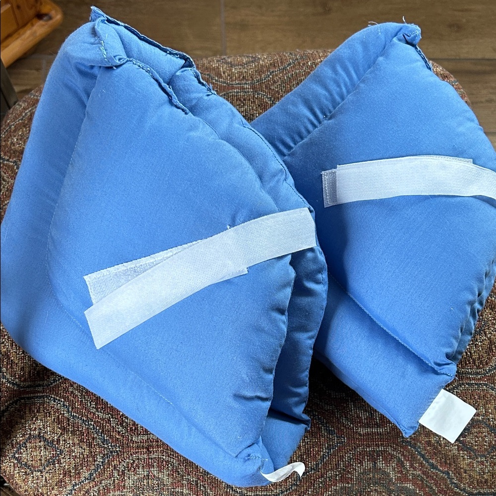 Blue Heel Pillow Set With Velcro, Can Be Used to Rest You Heels or Elbows
